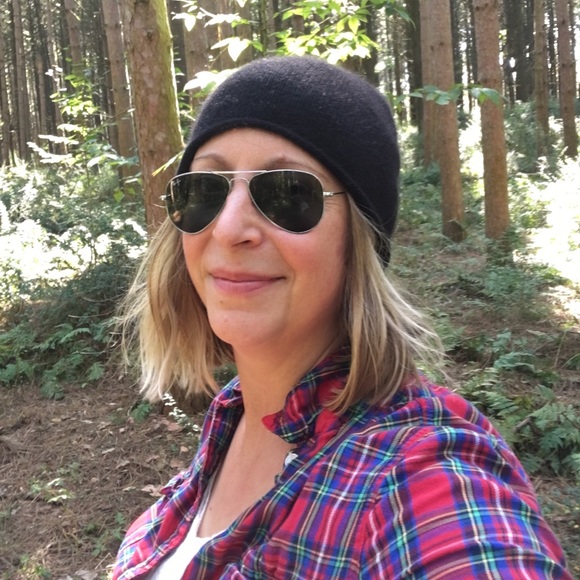 Meet your Posher, Karen - Picture 1 of 1